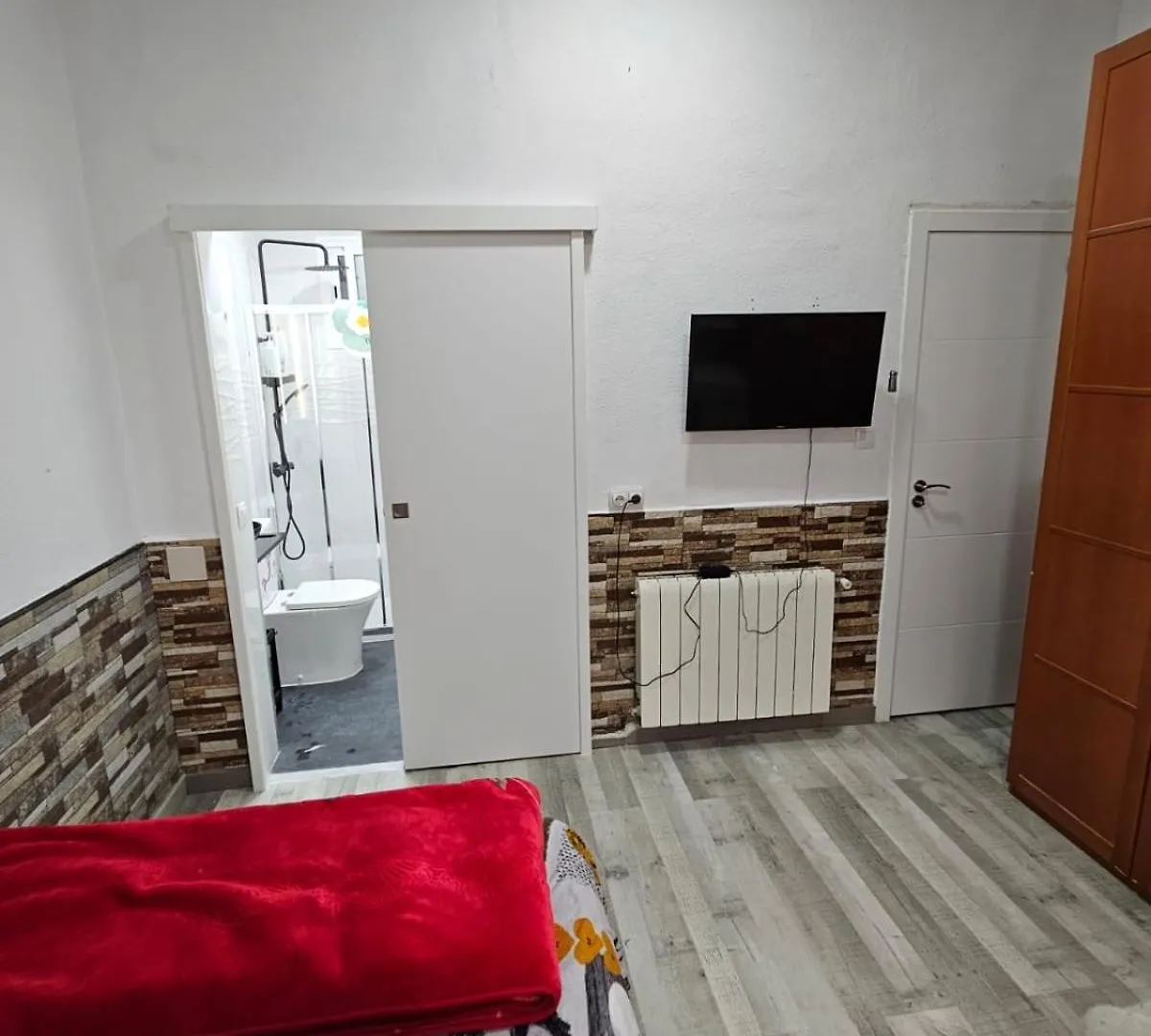 Habitacion Doble Con Bano Privado 0*, L'Hospitalet de Llobregat Spain